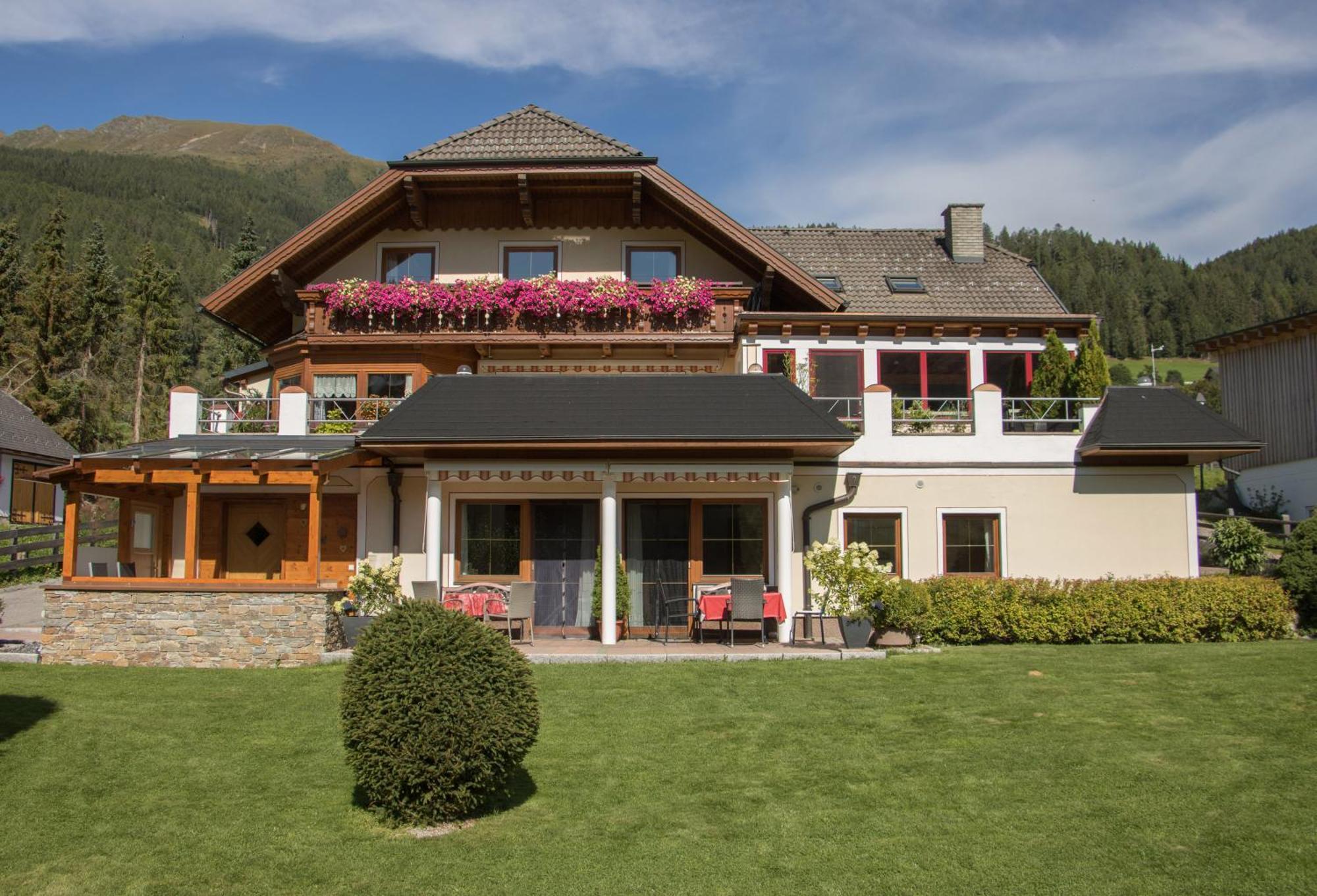 Lungau Apartment - Ferienwohnung Haus Esl Hintergöriach المظهر الخارجي الصورة